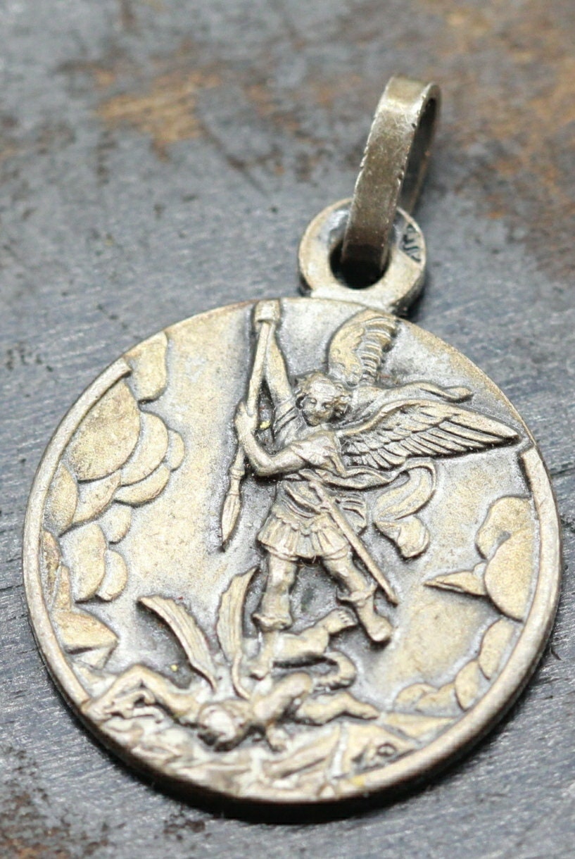 Rare Médaille Saint Michel