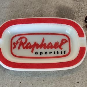 Plat publicitaire St Raphaël – Vide‑poche vintage apéritif – Design rétro français