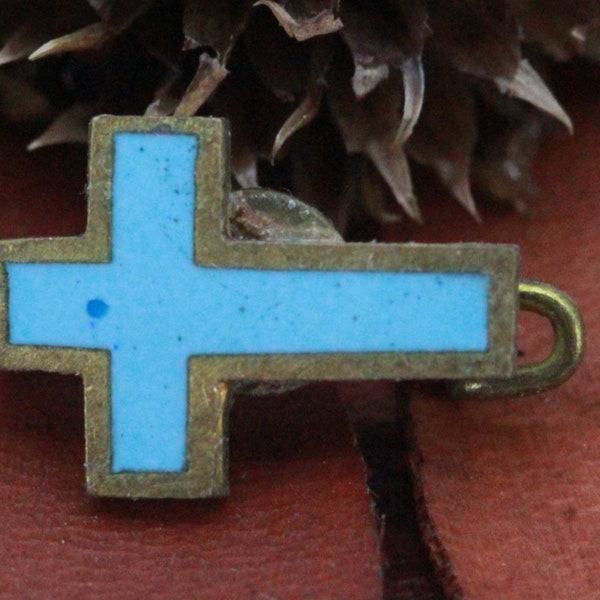 ancienne petite broche croix en email