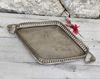 Serving tray