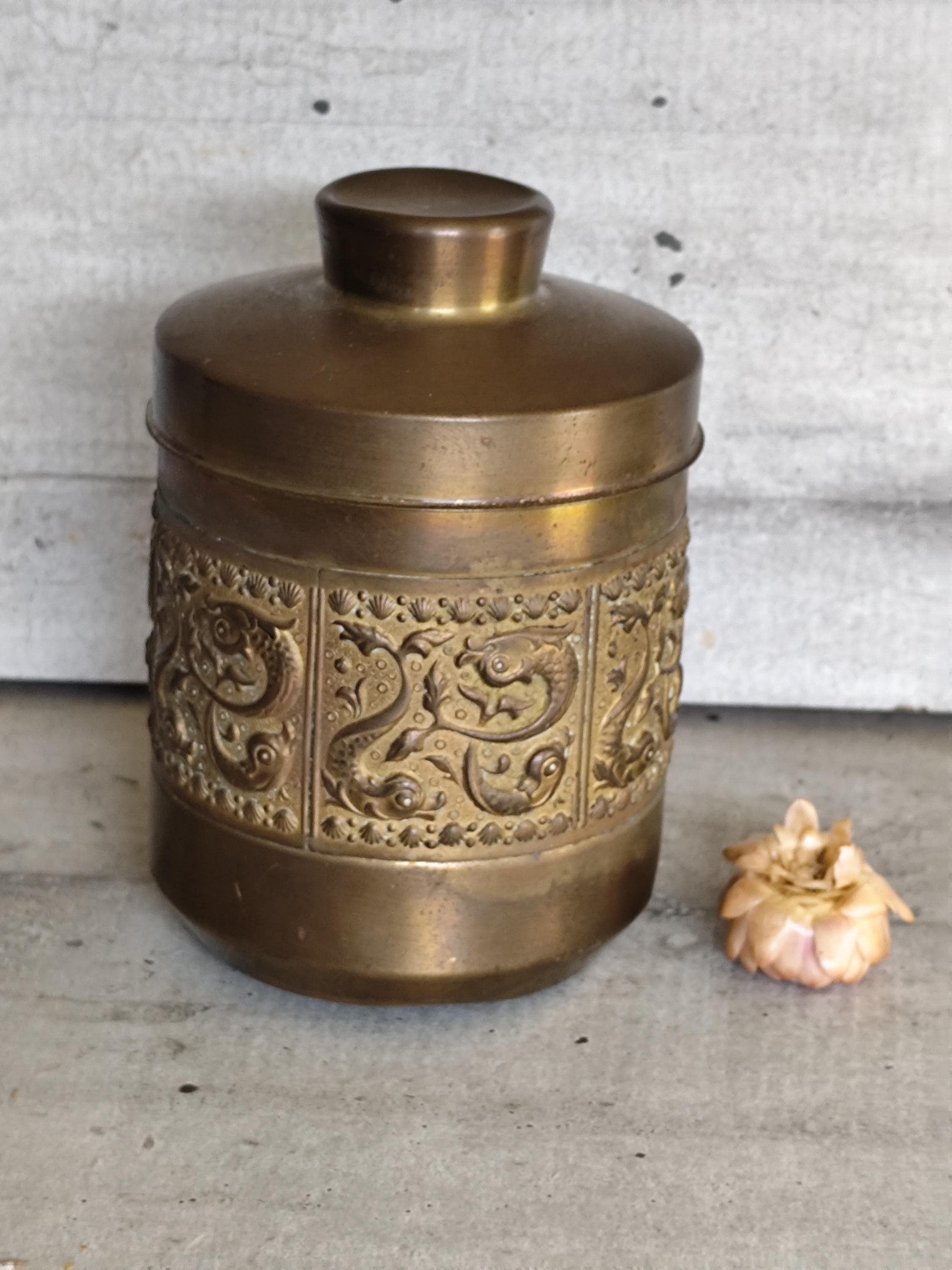 アンティーク真鍮のタバコ入れ - Etsy 日本