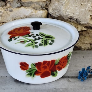 Antique large flat salad bowl with lid in Chinese enamel
