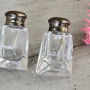 Antike Salz- und Pfefferstreuer aus Glas
