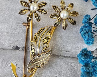 Broche Vintage Perles Strass Et Métal Doré Ref G550