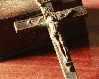 Rare pendentif croix pectorale en ébène