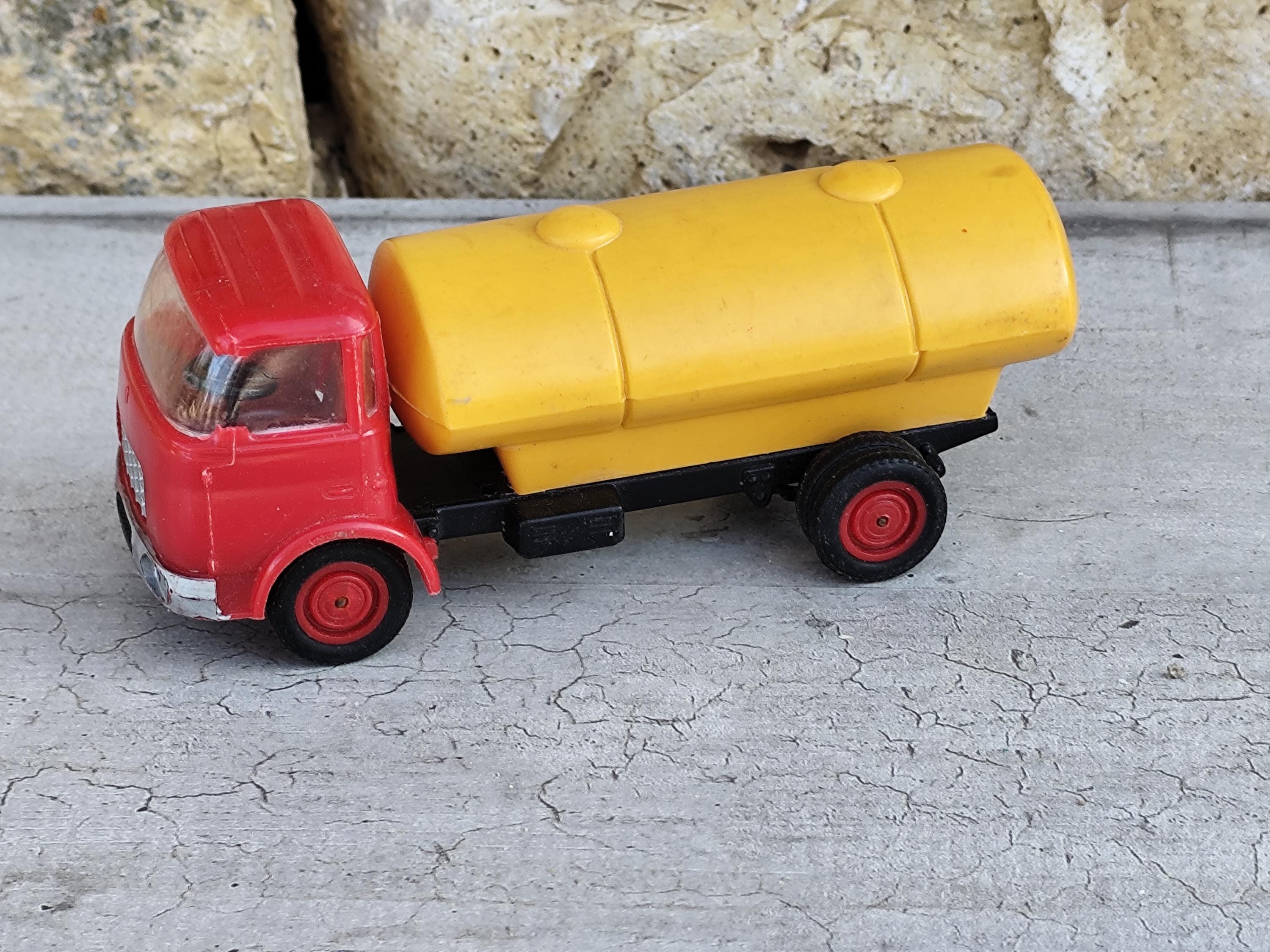 Camion Berliet Bourbon Gak Total – Jouet Ancien Norev, Dinky, Minialuxe, JRD
