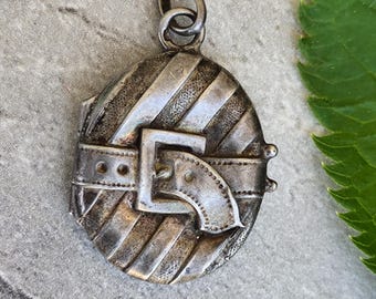 Antique silver locket – Oval opening locket – Vintage patinated jewelry – Sentimental gift