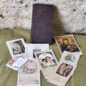 Ancien  livre de messe des petits amis du bon Dieu avec anciennes cartes religieuses