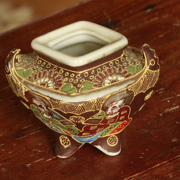 Vase en porcelaine japonaise satsuma