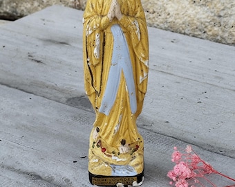 antigua estatua de yeso de Nuestra Señora de Lourdes