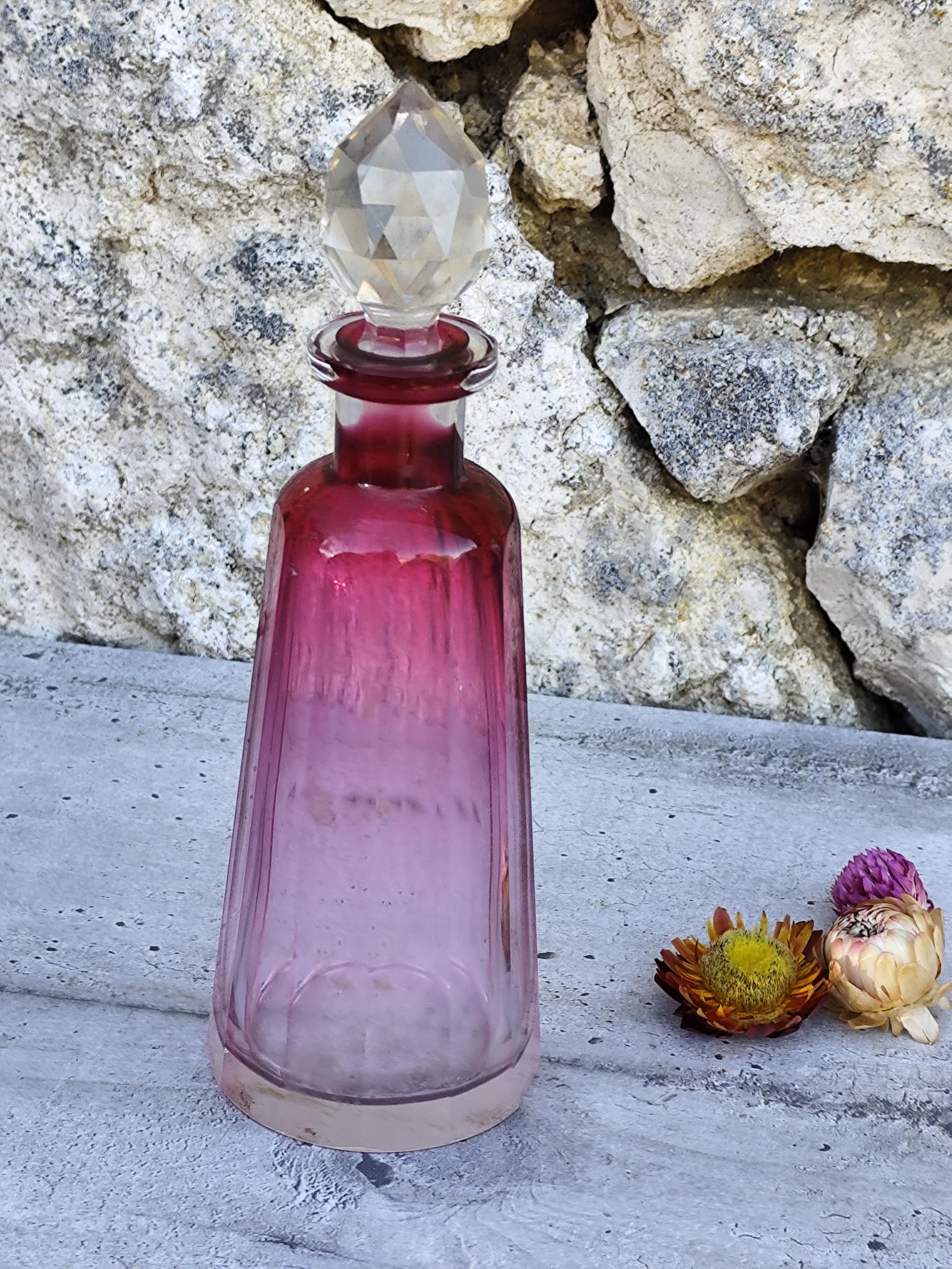 Lot De Flacons Anciens En Verre Rose, Déco Vintage Unique