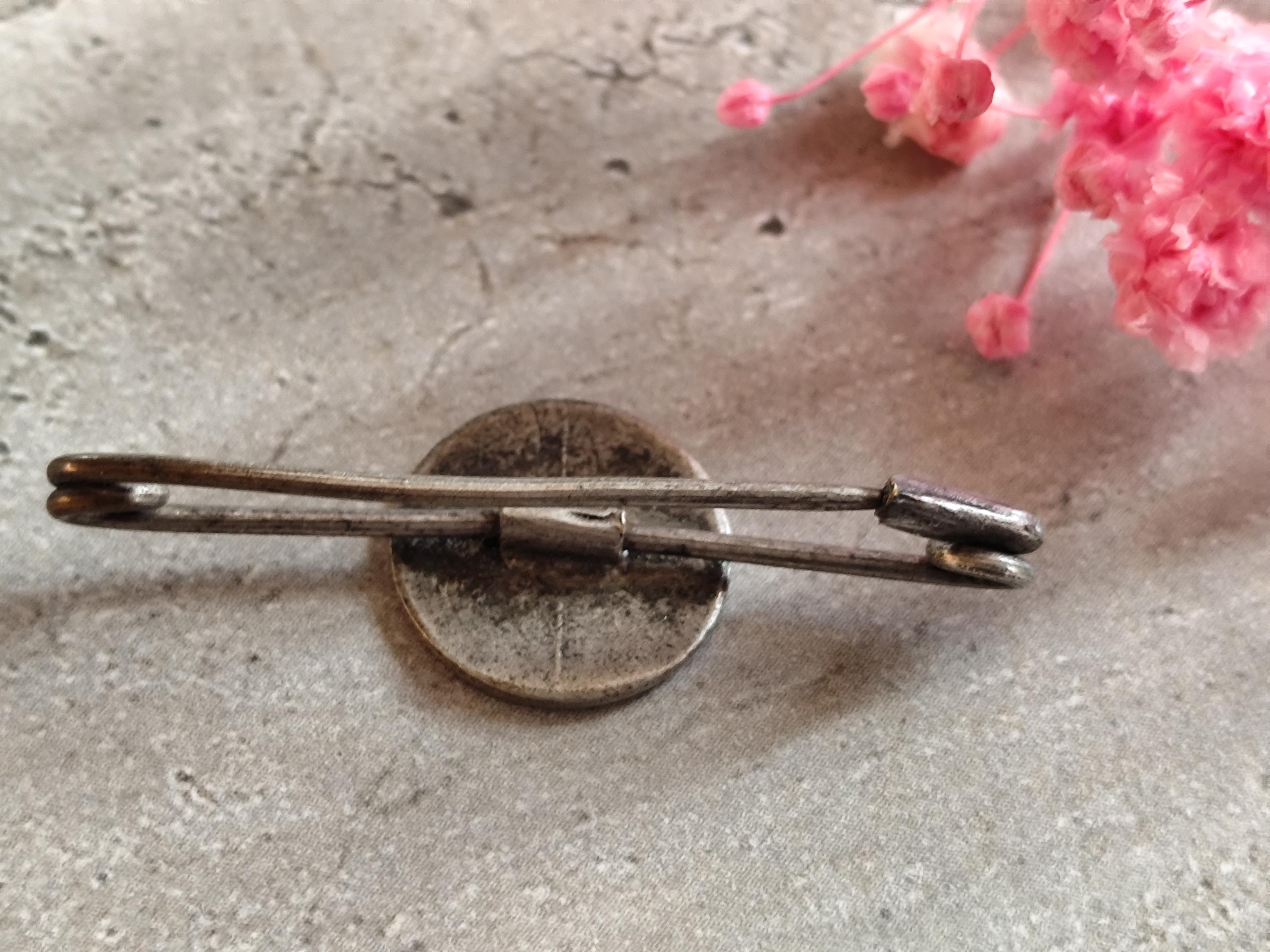 Broche Vintage En Argent Sterling ND Lourdes - Représentation Vierge Marie, Ajourée, Bijou Ancien Numéro 2056
