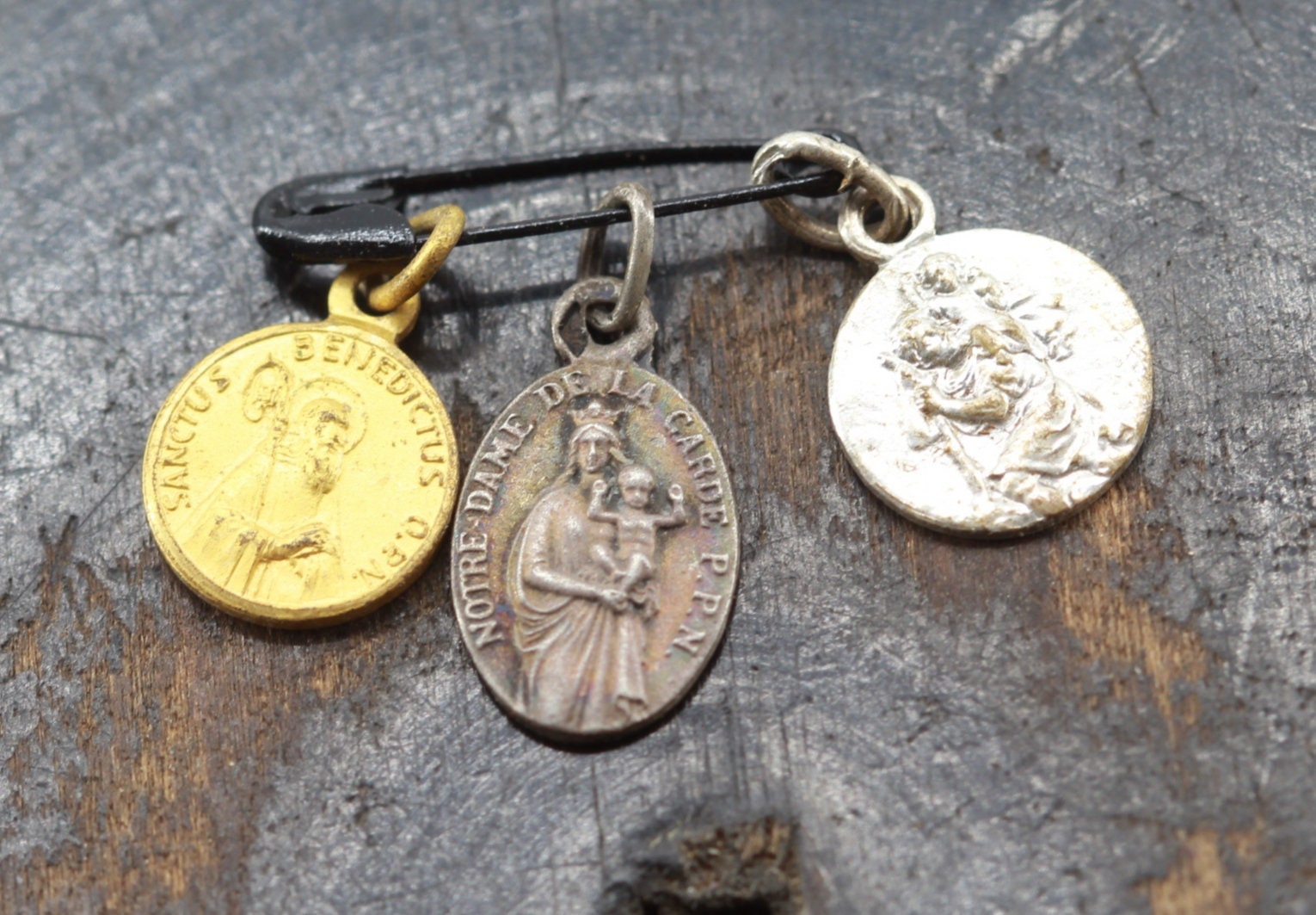 Lot de 3 Medailles Saint Benoît, Saint Christophe et Notre Dame La Garde