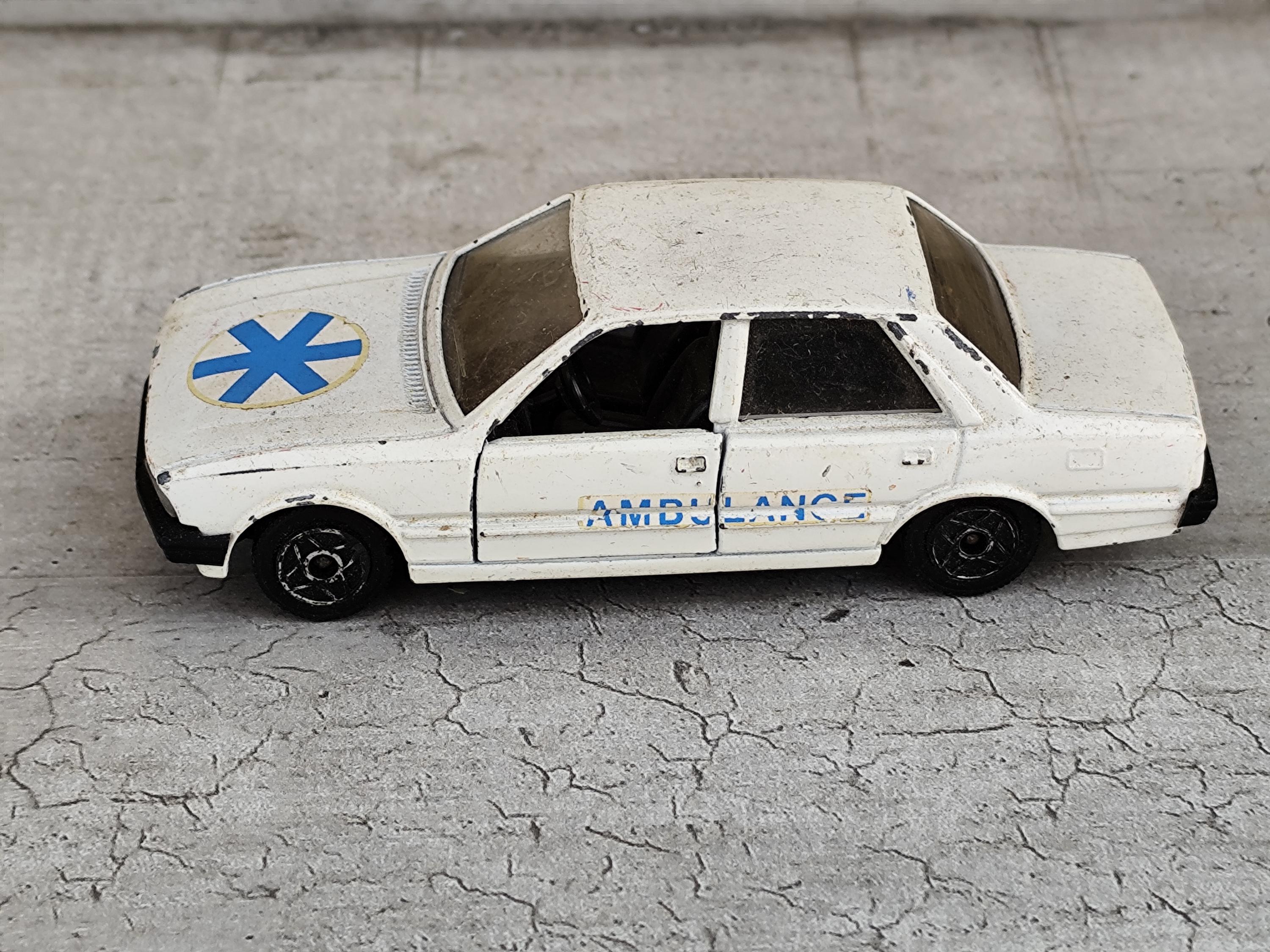 Solido 1:43 - Peugeot 504 Break Ambulance Municipale - Réf 23 - NEUF En Boîte