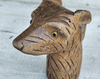 Hand-carved wooden dog bottle stopper – Glass eyes – Handmade vintage accessory – Rustic decoration