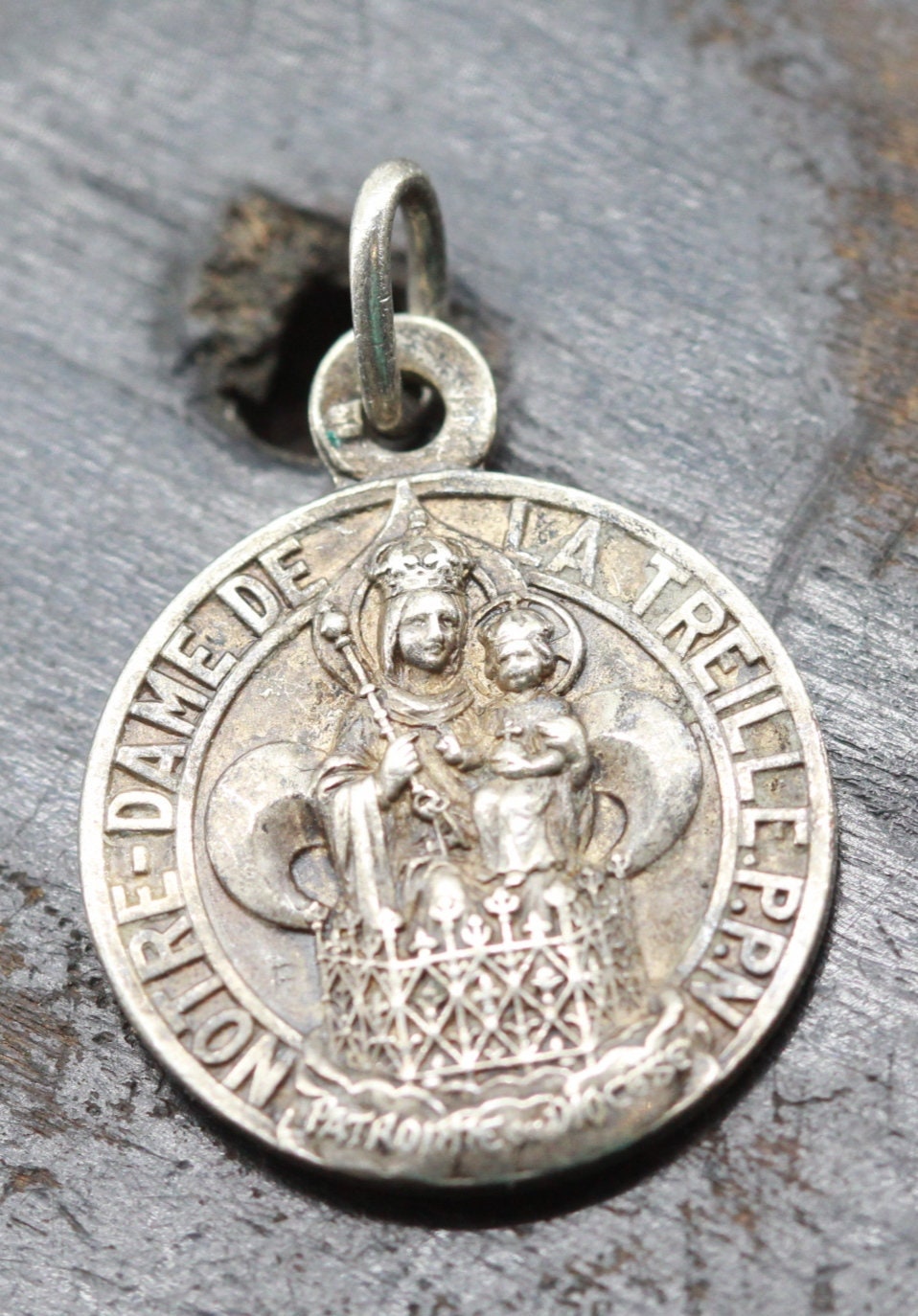 Rare Médaille Notre Dame de La Treille et Jésus Christ