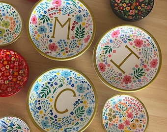 Custom Initial Floral Hand Painted Trinket Dish Jewelry Ring Dish Clay Decor Party Favor Birthday Bridesmaid Wedding Pottery Gift Engagement