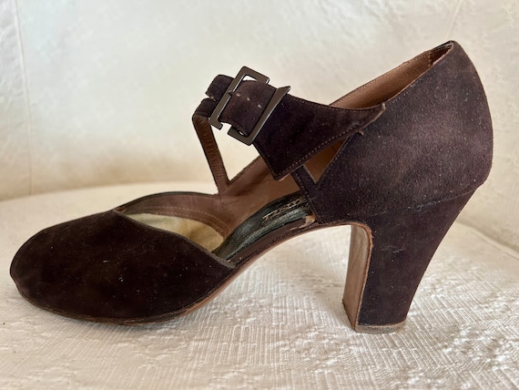 1930s PeepToe shoes in brown suede - image 4