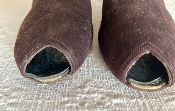 1930s PeepToe shoes in brown suede - image 10