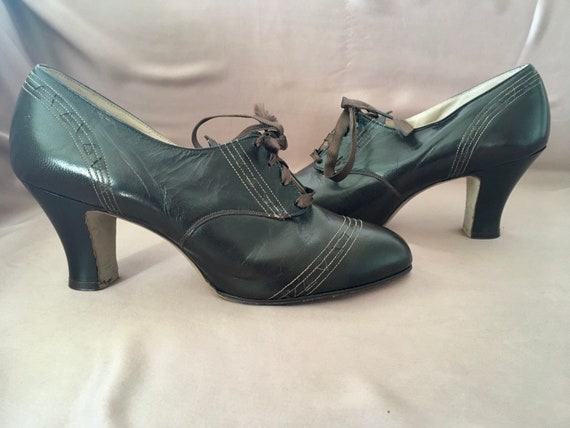 1920s brown leather Oxfords/ tie shoes
