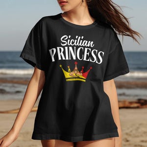Sizilianische Prinzessin T-Shirt, Trinacria, Sizilien Flagge, sizilianischer Stolz, Italien Erbe, einzigartiges Geschenk für Frauen, italienisches T-Shirt