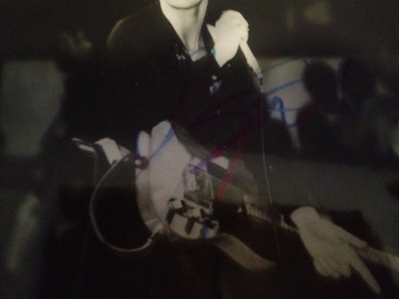 Beautiful 8*10 Bruce Springsteen origanal photo shot and signed autographed