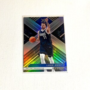 Basketball Karte - Luka Doncic #300 - Silver Holo Dallas Mavs - 2022 Chronik X - Unklassiert Kostenloser Versand für Bestellungen über 10 Dollar