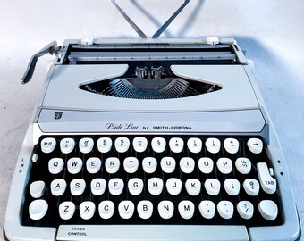 Zephyr deluxe / Pride Line by Smith Corona - precision in miniature