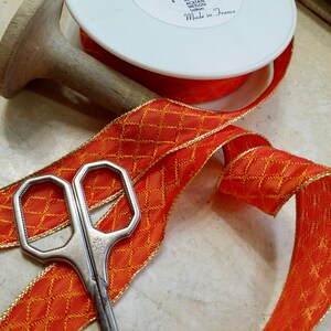 1 "Vintage Französischer zweifarbiger Orange Wired Taft Gold Metallic Rand und Diamantwebmuster Detail Ribbon Bögen, Hutmacherei,