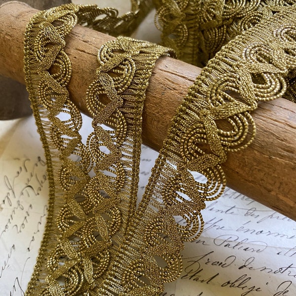 1" Vintage metallic Gold Trim passementerie scroll braid gimp doll millinery  lampshade Christmas embellish reenactment theatre costume