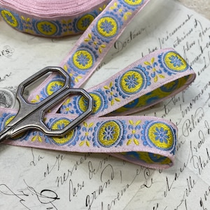 3/4 インチのビンテージ フランス製織りリボン トリム、刺繍入りメダリオン付き、ブライダル、結婚式、縫製、リボン、襟、ベルト、帽子類など。