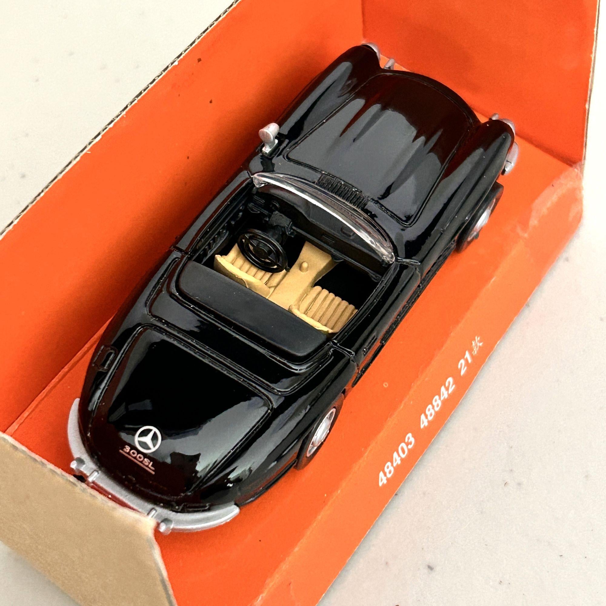 New-ray Die-cast Mercedes-benz 300SL Roadster 1957 1:43 Scale