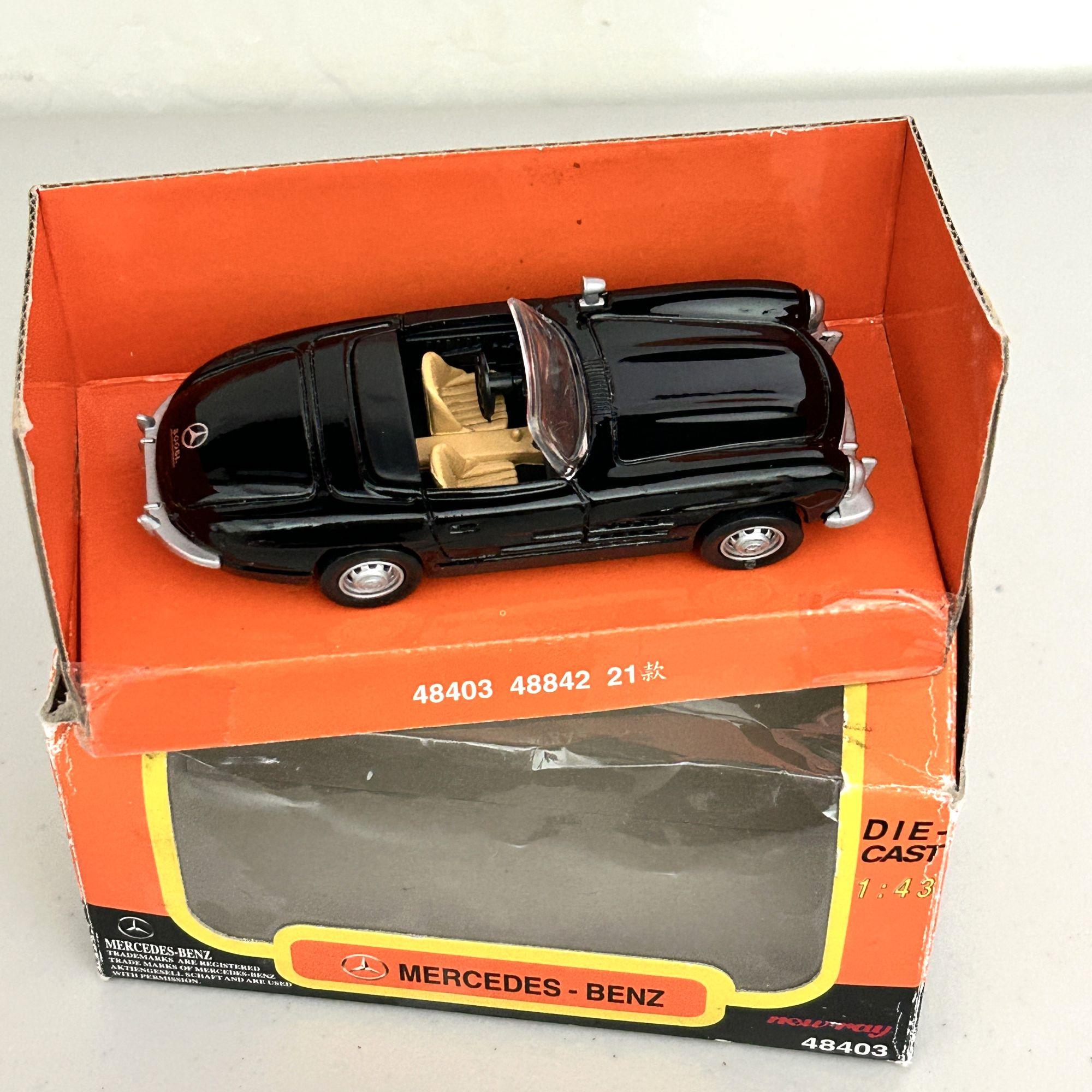 new-ray Mercedes-Benz300SL・ROADSTER 1957 New-ray Die-cast Mercedes-benz 300SL Roadster 1957 1:43 Scale