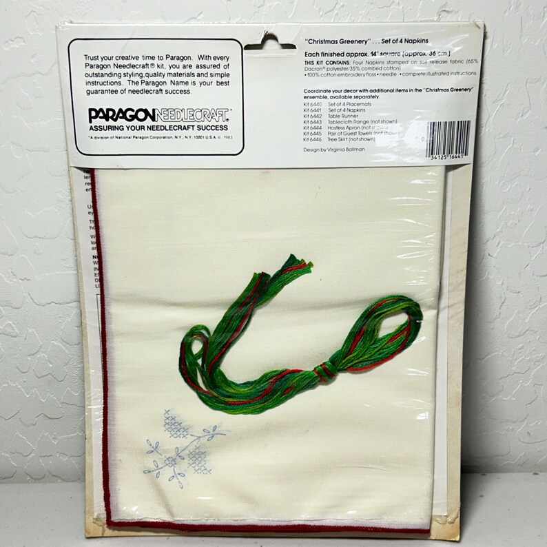 Vintage Paragon "Christmas Greenery" Cross Stitch Napkin Kit Set Of 4 bild 4