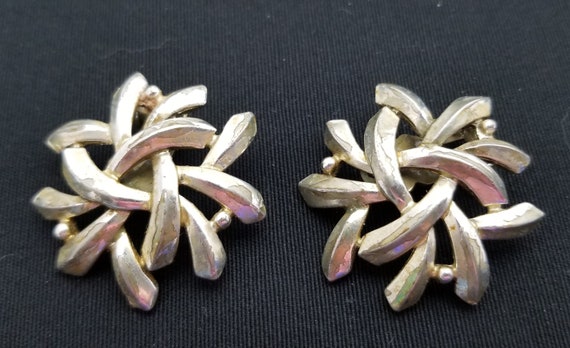 Vintage Clip Earrings, Lot of 4 Flowers and Free … - image 3