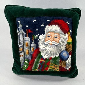 Needlepoint Santa Claus Throw Pillow 10" X 10" Green Velvet Back Christmas Decor