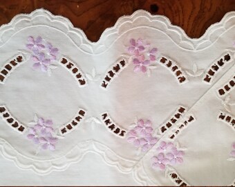 Embroidered Dresser Scarf Scalloped Edges Lavender Flower Vintage Linen