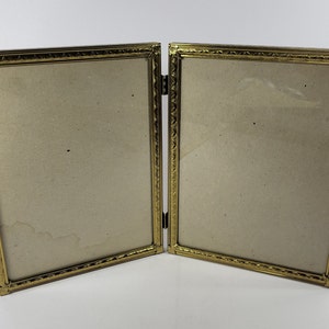 Double Folding Picture Frame With Ornate Finial Corners Gold-Tone Vintage 8x10