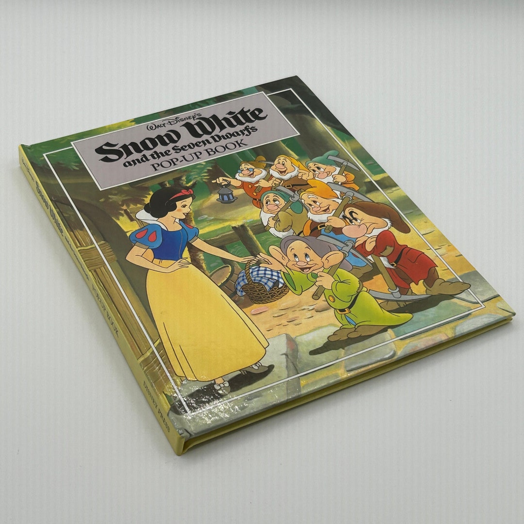 Om Books International Pop-up Snow White and the Seven Dwarfs main image 0