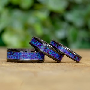Viola Bello Opal and Black Ceramic Ring – Vibrant and Elegant Design