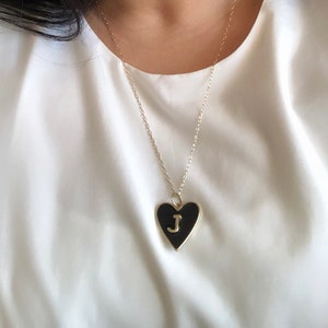 Colar com letra inicial • Colar com pingente de coração • Pingente com letra inicial personalizada