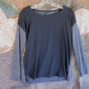 Ann Taylor Petite Size SP Black And Gray 3/4 Sleeve Baseball Style Jersey Shirt Pullover Blouse Ladies Petite Clothing Gift Baseball Tee