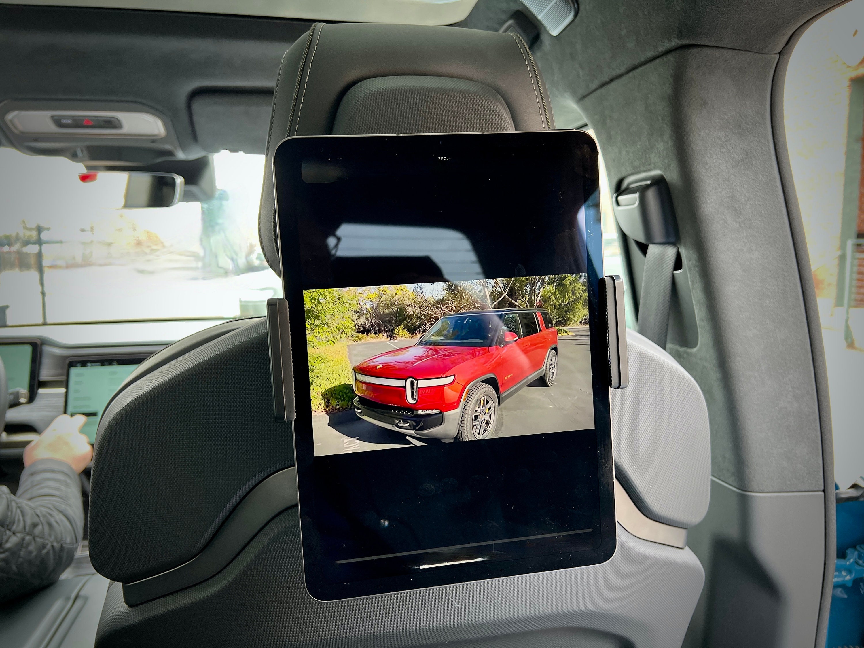 Magnetic Tablet / iPad Holder Mounts installed: feedback, review, notes &  photos  Rivian Forum - R1T R1S R2 R3 News, Specs, Models, RIVN Stock 
