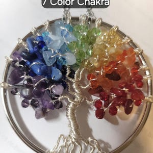 Adorno colgante para espejo retrovisor con diseño del Árbol de la Vida, hecho a medida con piedras preciosas naturales y cristales. imagen 5