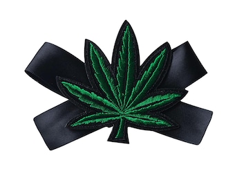 Pinzas para el cabello con forma de hoja de marihuana Kawaii stoner X Undead X (Set o 1 unidad)