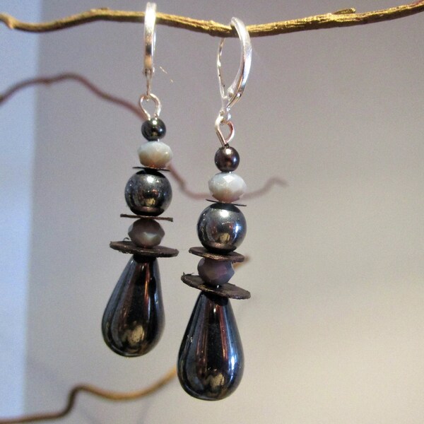 Boucles d'oreille perle goutte brillant couleur gris onyx