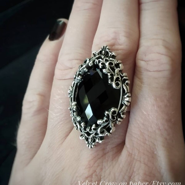 Zwarte Gotische Ring met edelsteen, Zwarte Onyx Ring, Gotische Sieraden, Victoriaanse Ring, Vampire Ring, Vintage Ring, Witch Ring, Black Crystal Ring