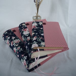 Copertina del libro rosa antico con pois bianchi - Fascia floreale verde navy - 2 misure tra cui scegliere -