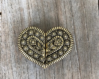 kleine altgold Trachtenschliesse für Dirndl Tracht in Herzform 42mm x 34mm (1 Stück)