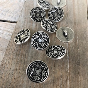 10 Stück altsilber Metallknöpfe flach Ösenknöpfe mit Muster 18mm oder 23mm